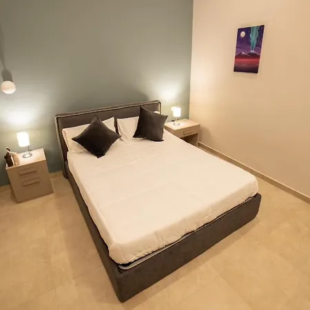 Dimora Museo Apartment